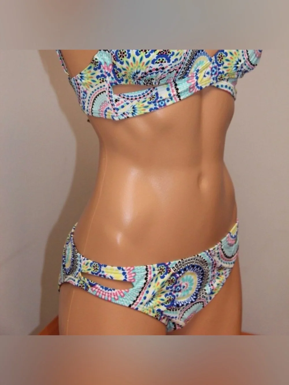 Bar III Medallions 2-Piece Bikini Set, L — Multicolored (Blue/Yellow/Pink/etc.) - Picture 3 of 9